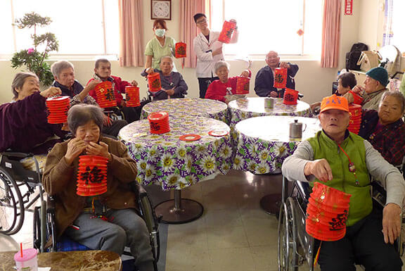 Solitary Elder Care at Mid-Autumn Festival